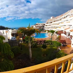 lovely-apartment-close-to-beach-and-all-amenities.tenerifehoteles.net/